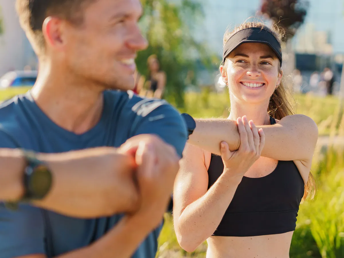 Mann und Frau beim Sport